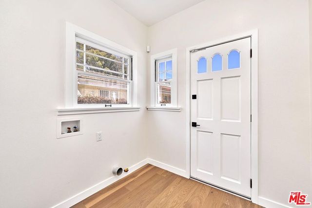 916 S Victoria Avenue, Los Angeles, CA 90019