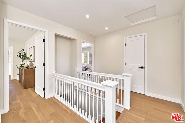 916 S Victoria Avenue, Los Angeles, CA 90019