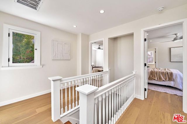 916 S Victoria Avenue, Los Angeles, CA 90019