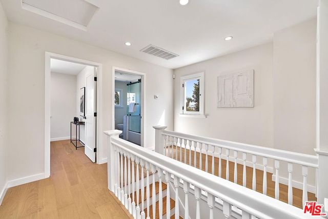 916 S Victoria Avenue, Los Angeles, CA 90019