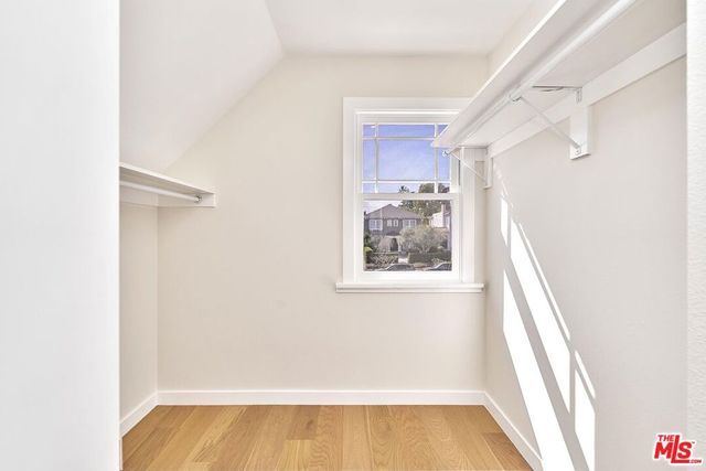 916 S Victoria Avenue, Los Angeles, CA 90019