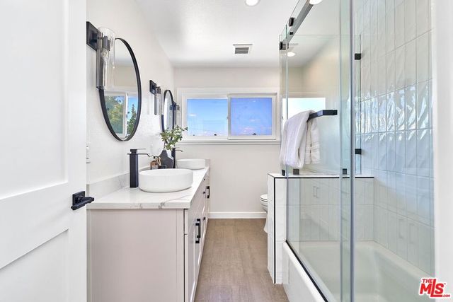 916 S Victoria Avenue, Los Angeles, CA 90019