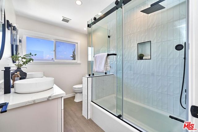 916 S Victoria Avenue, Los Angeles, CA 90019