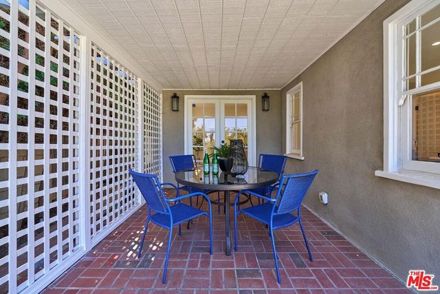 916 S Victoria Avenue, Los Angeles, CA 90019