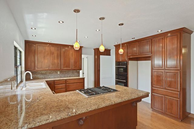 816 Evert Ct, Lodi, CA 95242