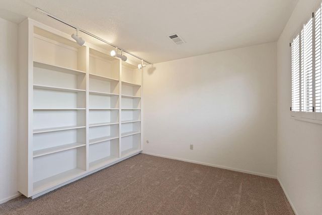 816 Evert Ct, Lodi, CA 95242