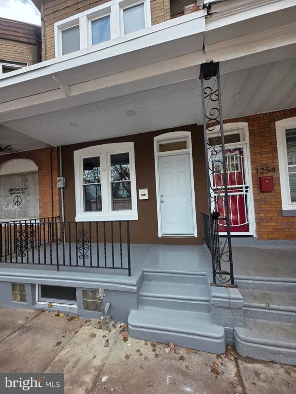 1256 JACKSON ST, Camden, NJ 08104