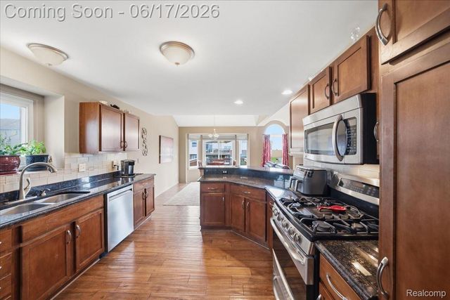 57549 Windmill Point, Lyon Charter Township, MI 48165