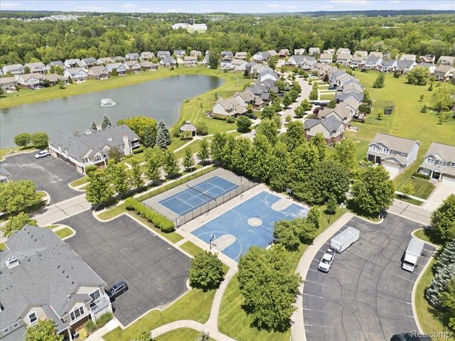 57549 Windmill Point, Lyon Charter Township, MI 48165
