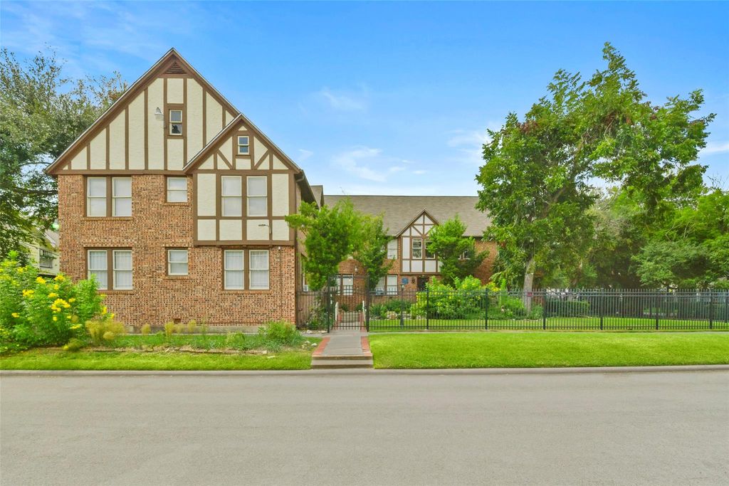 436 Westmoreland Street 2, Houston, TX 77006