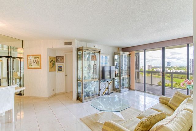 20185 E Country Club Drive 1709, Miami, FL 33180