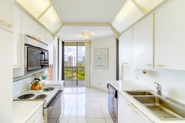 20185 E Country Club Drive 1709, Miami, FL 33180