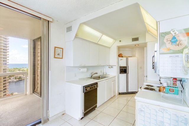 20185 E Country Club Drive 1709, Miami, FL 33180