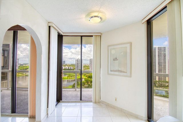 20185 E Country Club Drive 1709, Miami, FL 33180