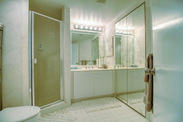 20185 E Country Club Drive 1709, Miami, FL 33180