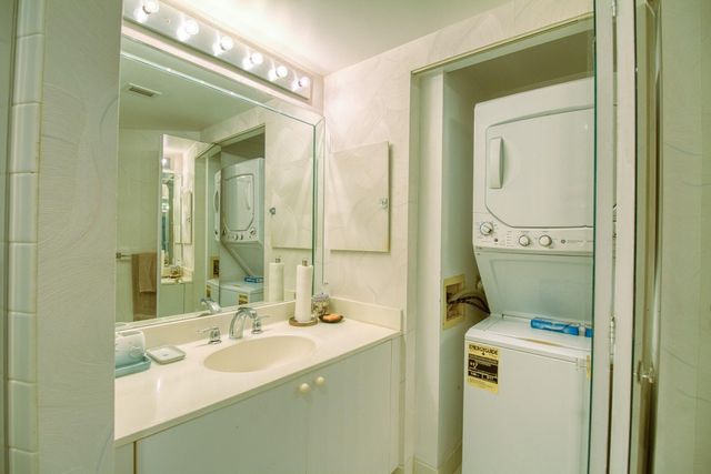 20185 E Country Club Drive 1709, Miami, FL 33180