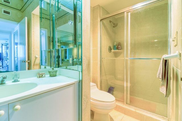 20185 E Country Club Drive 1709, Miami, FL 33180