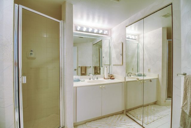 20185 E Country Club Drive 1709, Miami, FL 33180