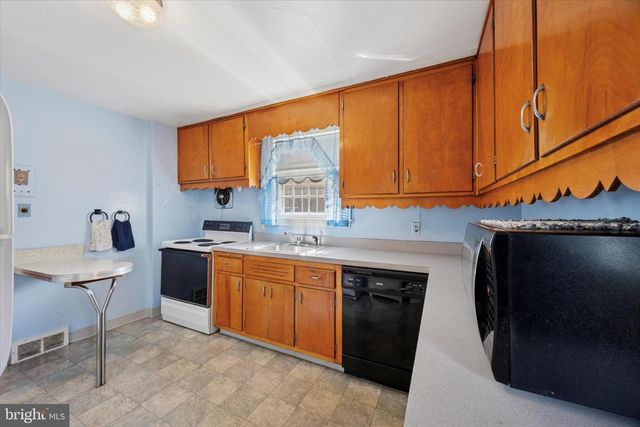 904 HARPER AVE, Drexel Hill, PA 19026