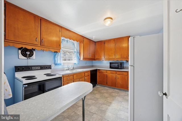 904 HARPER AVE, Drexel Hill, PA 19026