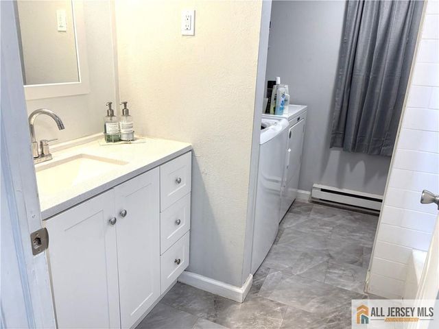 303 Sharon Way 303B, Monroe, NJ 08831