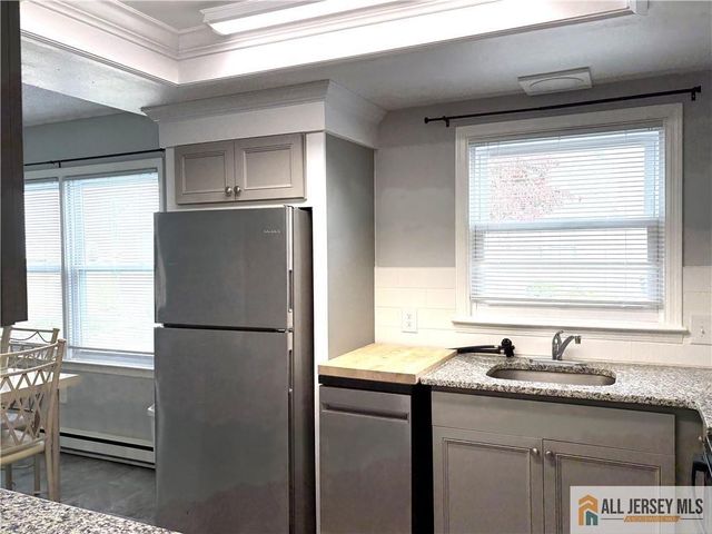 303 Sharon Way 303B, Monroe, NJ 08831