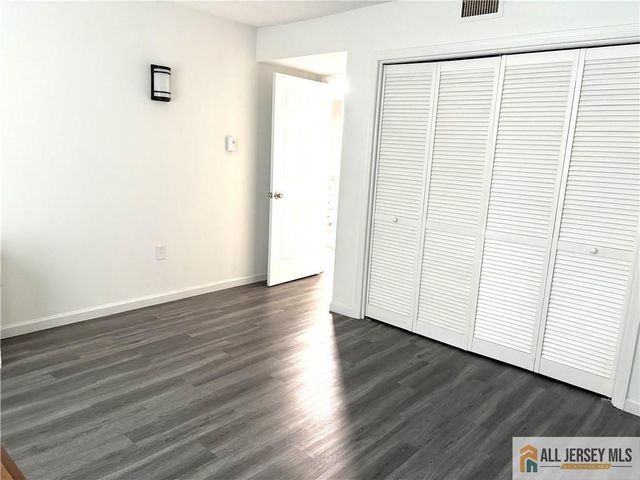 303 Sharon Way 303B, Monroe, NJ 08831