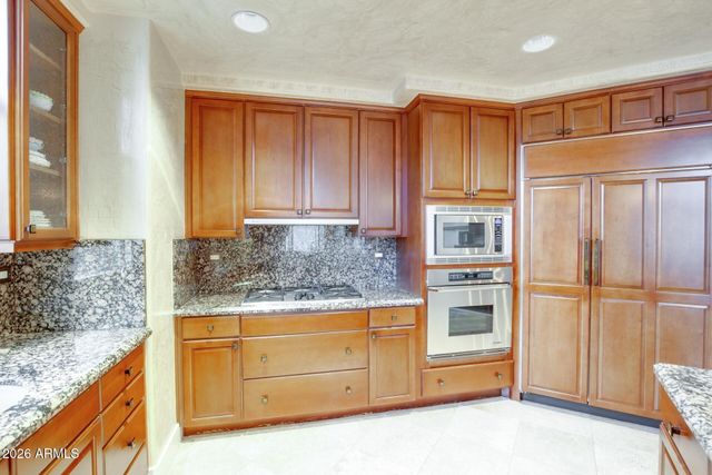 2211 E CAMELBACK Road 106, Phoenix, AZ 85016