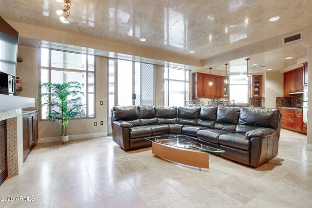 2211 E CAMELBACK Road 106, Phoenix, AZ 85016