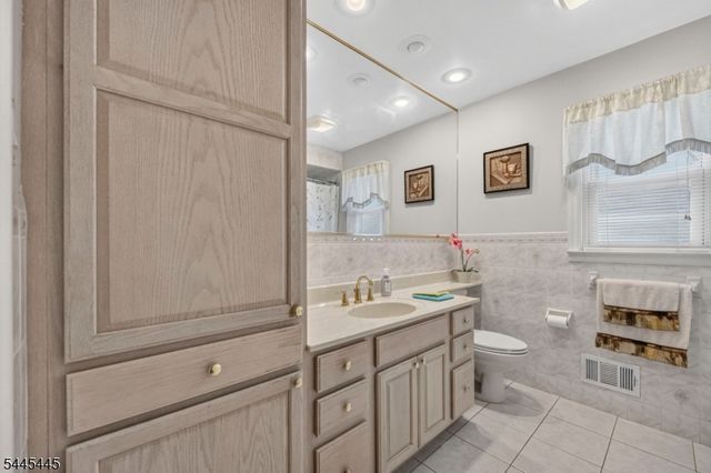 203 Amboy Ave, South Plainfield Boro, NJ 07080