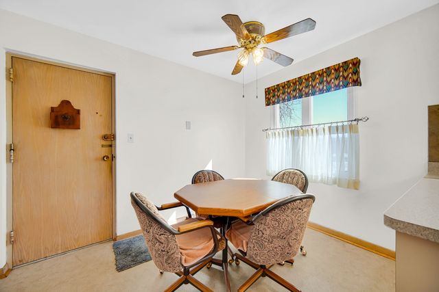 10336 S Pulaski Road 202, Oak Lawn, IL 60453