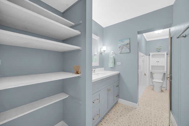 10336 S Pulaski Road 202, Oak Lawn, IL 60453