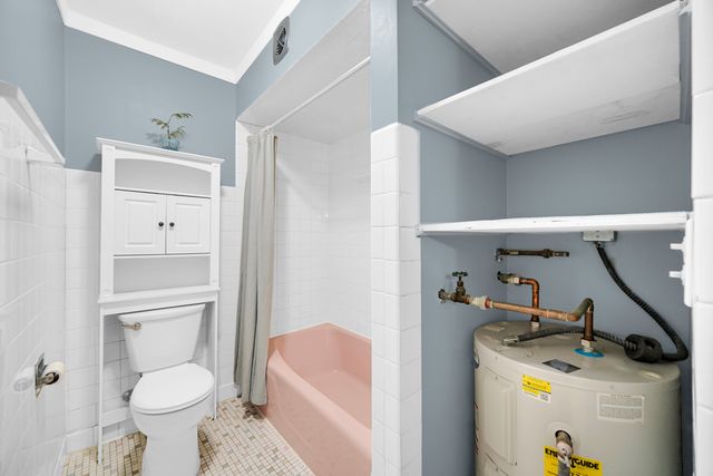 10336 S Pulaski Road 202, Oak Lawn, IL 60453