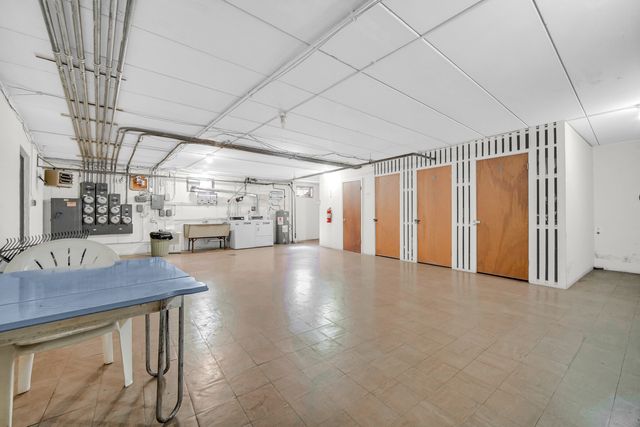 10336 S Pulaski Road 202, Oak Lawn, IL 60453