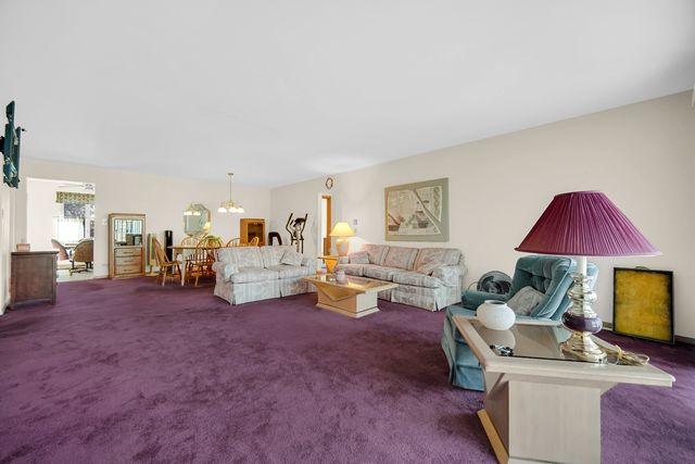 10336 S Pulaski Road 202, Oak Lawn, IL 60453