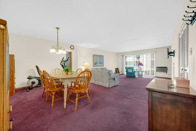 10336 S Pulaski Road 202, Oak Lawn, IL 60453