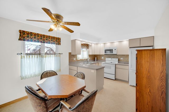 10336 S Pulaski Road 202, Oak Lawn, IL 60453