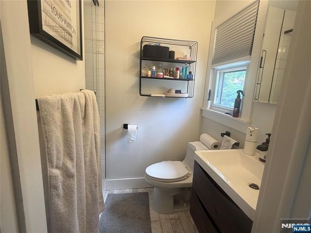 31 Clinton Lane, Wayne, NJ 07470