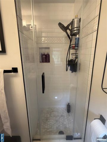 31 Clinton Lane, Wayne, NJ 07470
