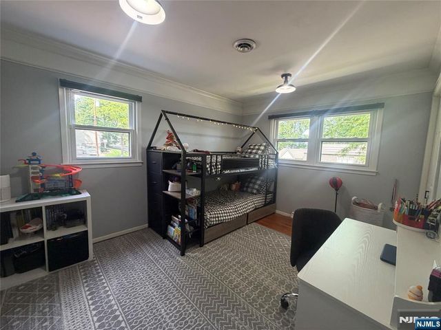 31 Clinton Lane, Wayne, NJ 07470