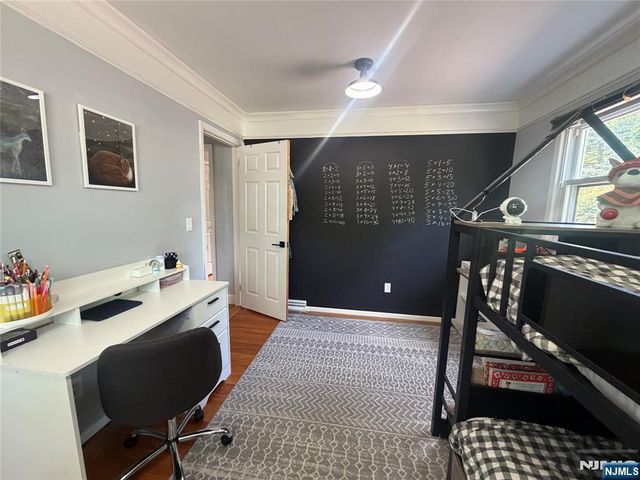 31 Clinton Lane, Wayne, NJ 07470