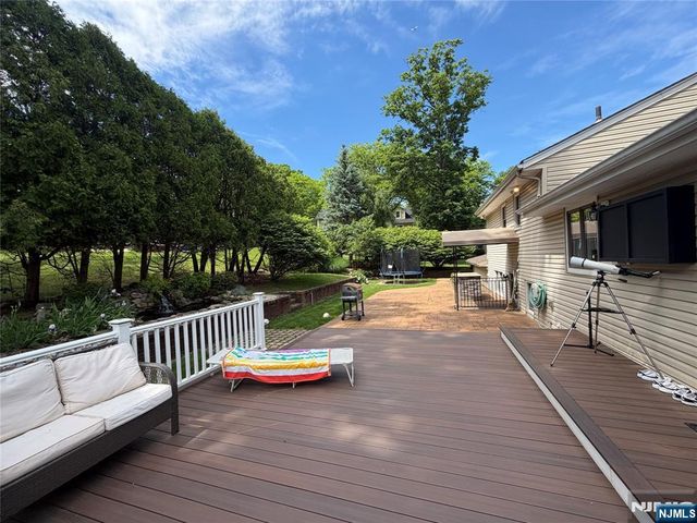 31 Clinton Lane, Wayne, NJ 07470