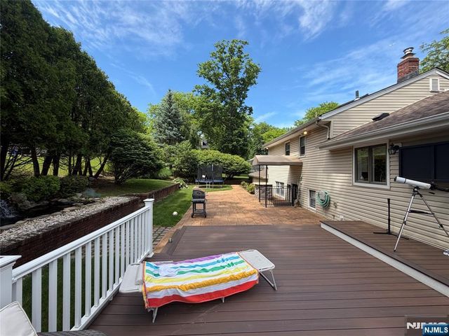 31 Clinton Lane, Wayne, NJ 07470