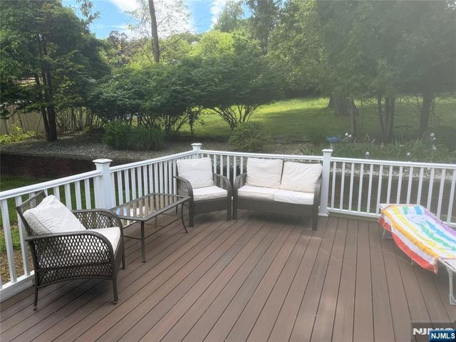 31 Clinton Lane, Wayne, NJ 07470