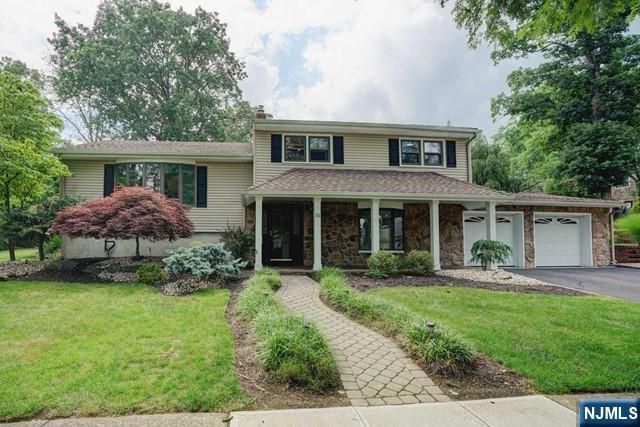 31 Clinton Lane, Wayne, NJ 07470