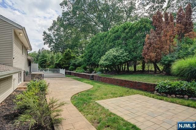 31 Clinton Lane, Wayne, NJ 07470