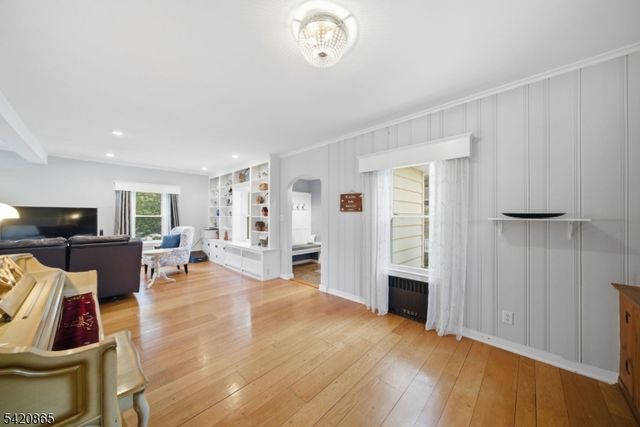 19 Musconetcong Ave, Stanhope Boro, NJ 07874