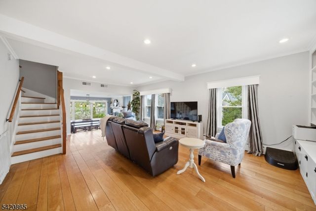 19 Musconetcong Ave, Stanhope Boro, NJ 07874