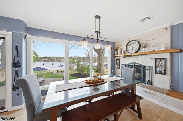 19 Musconetcong Ave, Stanhope Boro, NJ 07874