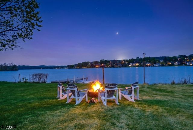 19 Musconetcong Ave, Stanhope Boro, NJ 07874